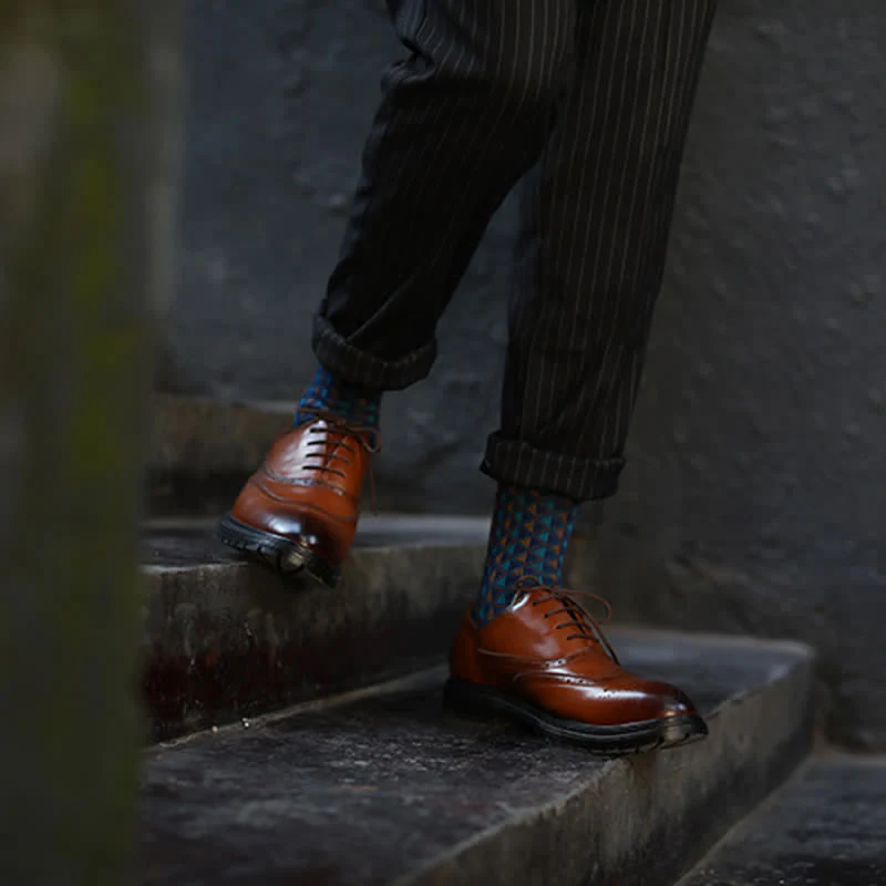 Contrasting Colors Triangle Pattern Cotton Socks - Image 5