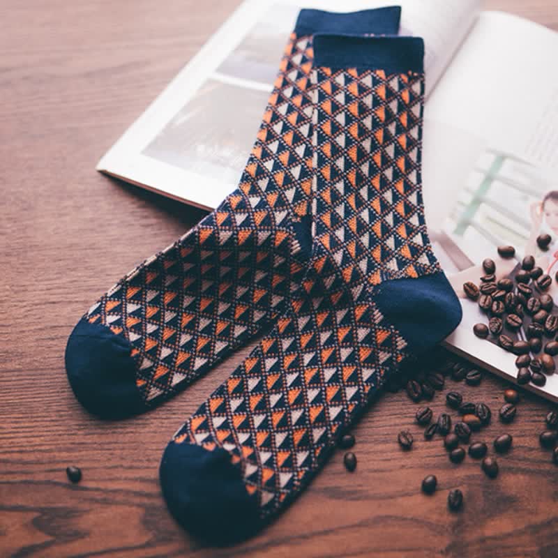 Contrasting Colors Triangle Pattern Cotton Socks - Image 8