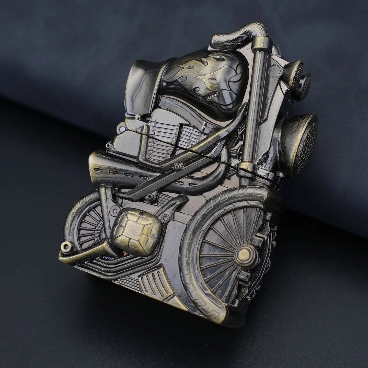 Creative Retro Motorcycle Shaped Metal Kerosene Lighter - Image 8