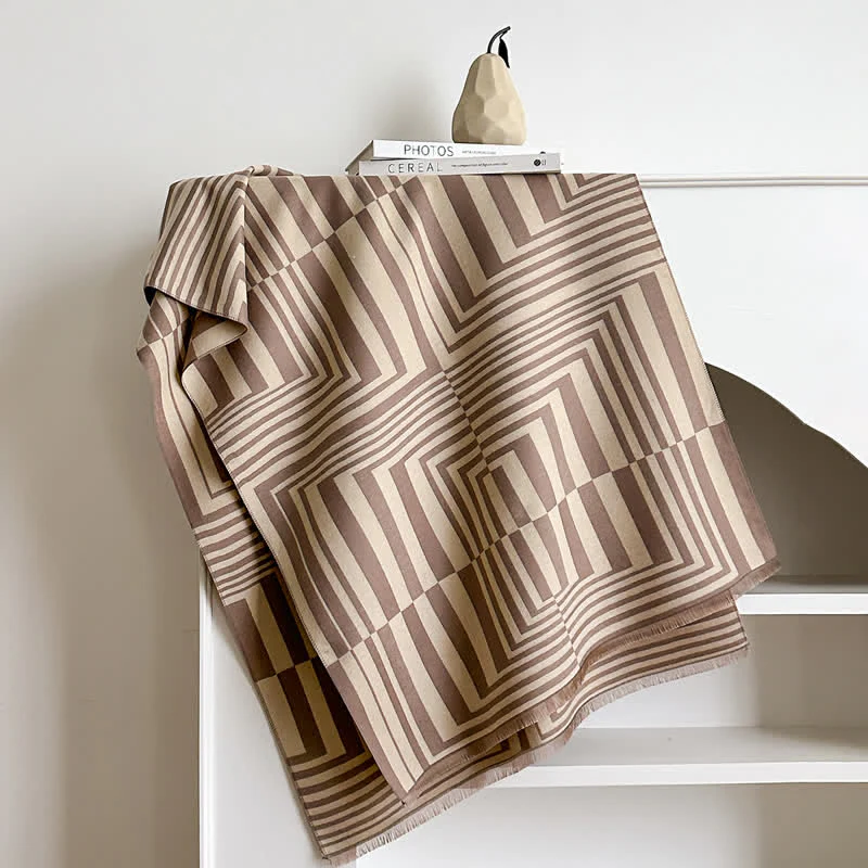 Dazzling Geometric Optical-Art Striped Pattern Scarf - Image 7