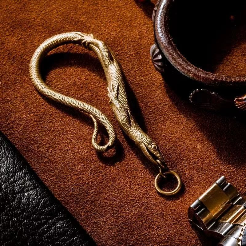 Detailed Lizard Hook Clip Pendant Brass Keychain - Image 2