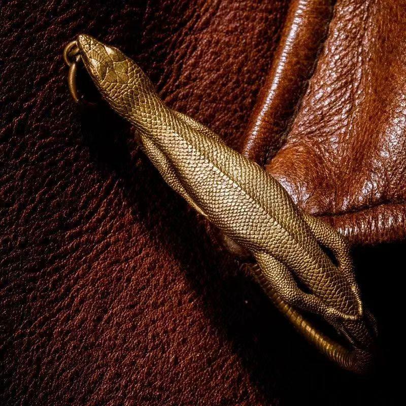 Detailed Lizard Hook Clip Pendant Brass Keychain - Image 3