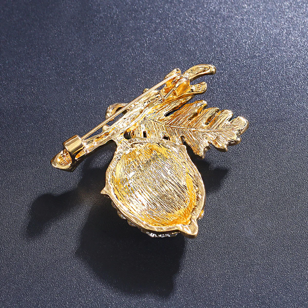 Exquisite Autumn Pinecone Diamond Alloy Brooch - Image 4