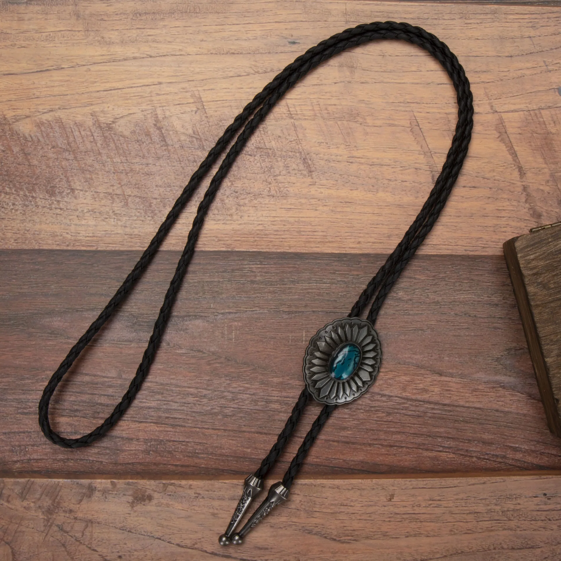 Exquisite Silver Oval Plate Turquoise Pendant Bolo Tie - Image 3