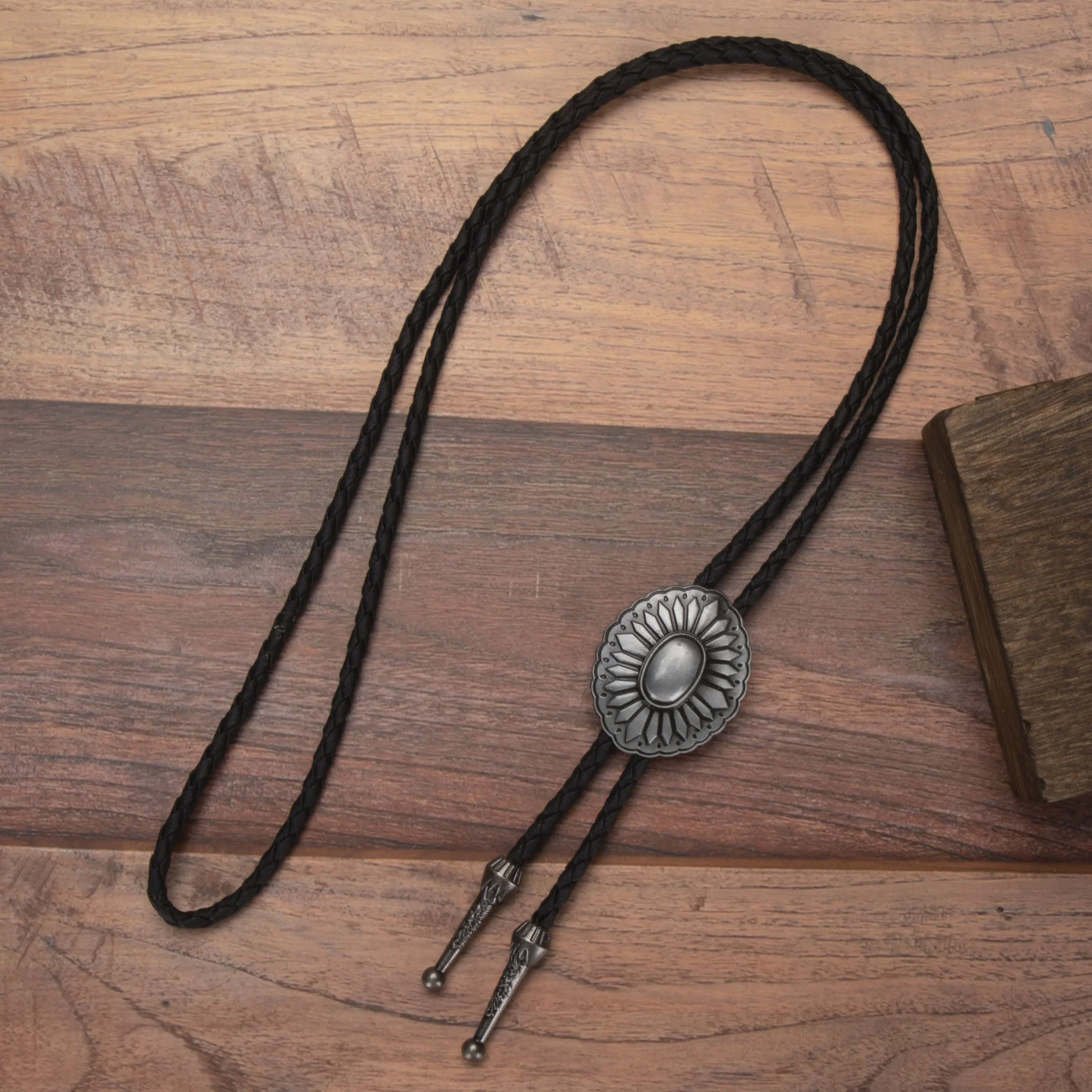 Exquisite Silver Oval Plate Turquoise Pendant Bolo Tie - Image 6