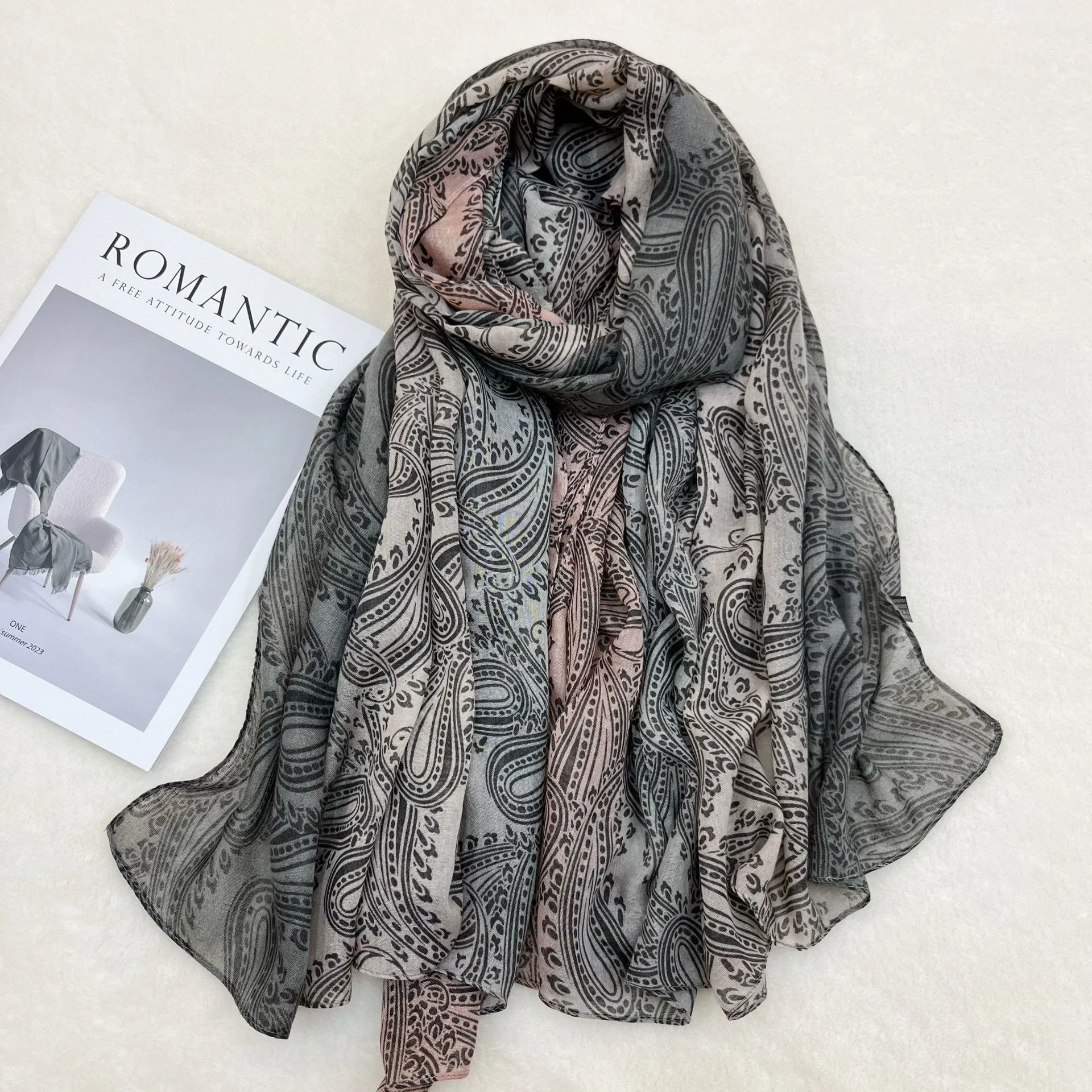Fashion Sunscreen Color Blocked Women's Shawl Scarf - Image 3