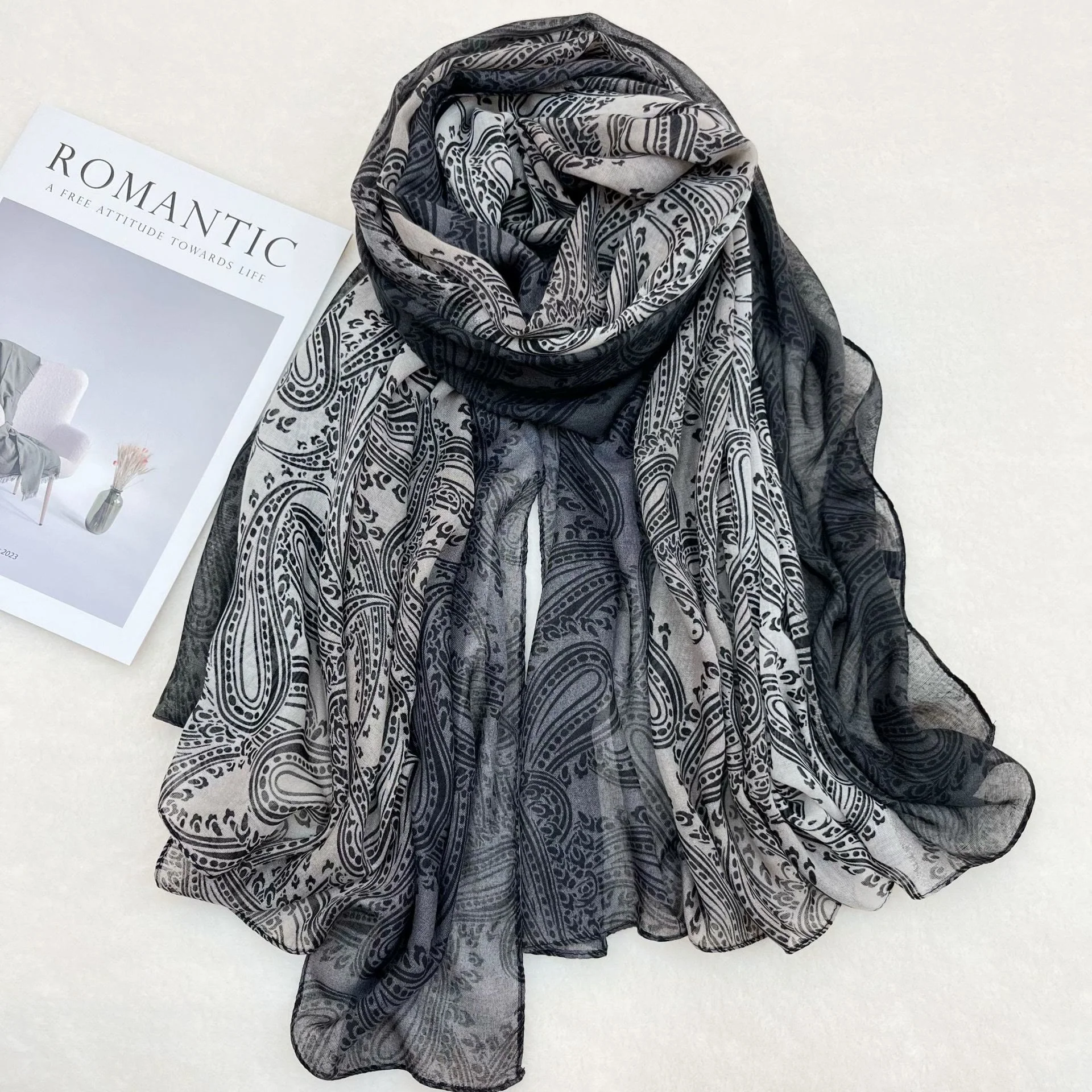 Fashion Sunscreen Color Blocked Women's Shawl Scarf - Image 5