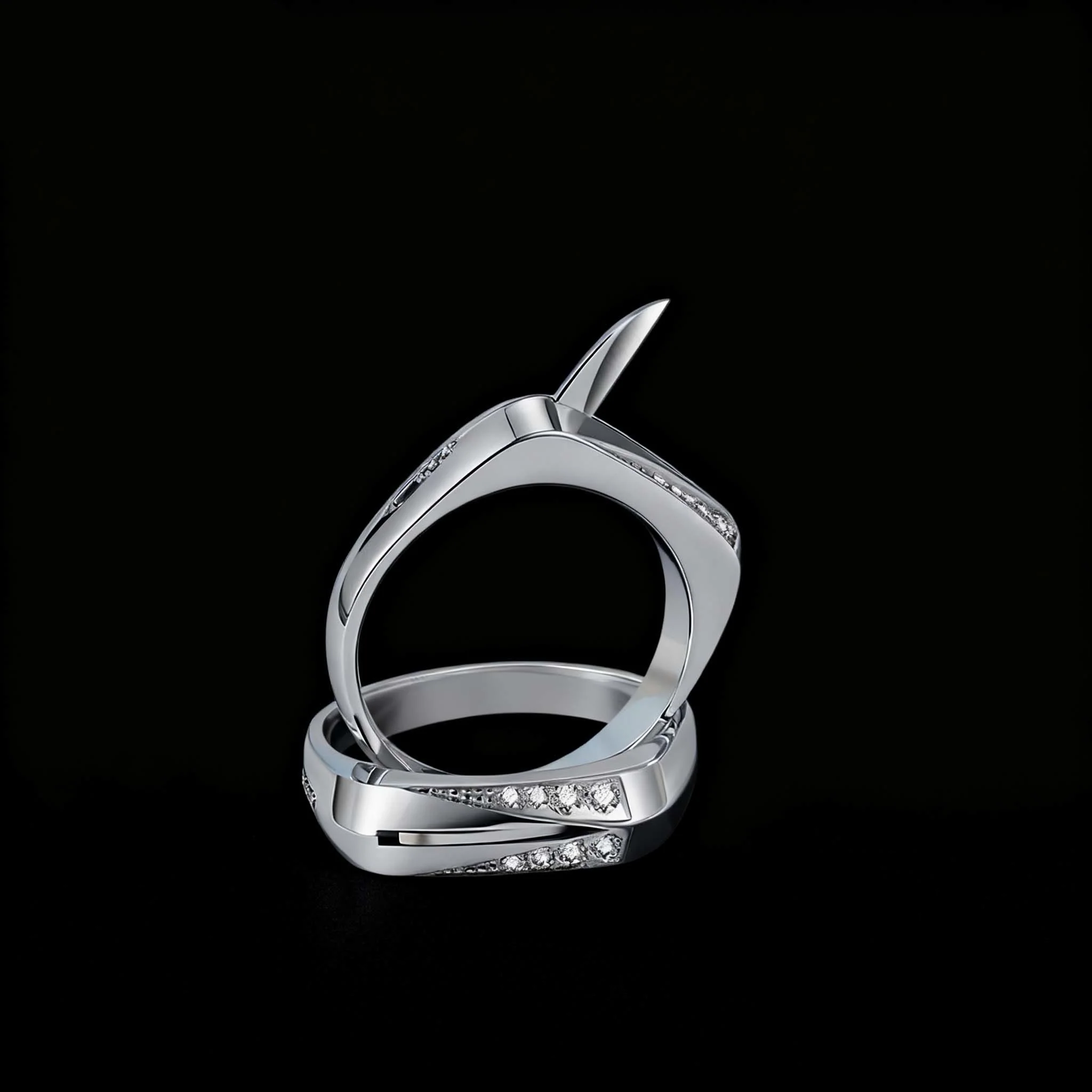 Fashionable Self-Defense Hidden-Knife With Diamond Studded Ring
