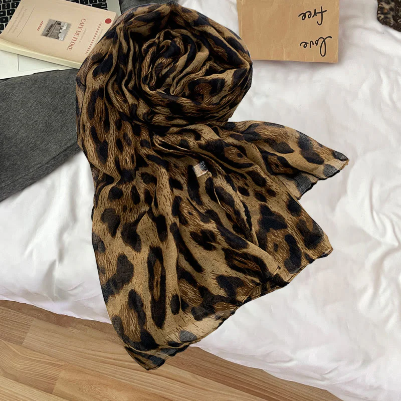 Fashionable Women's Leopard Print Thin Winter Scarf