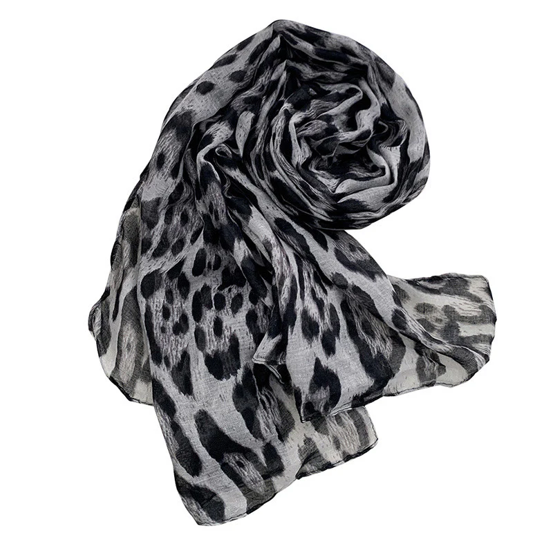 Fashionable Women's Leopard Print Thin Winter Scarf - Image 3