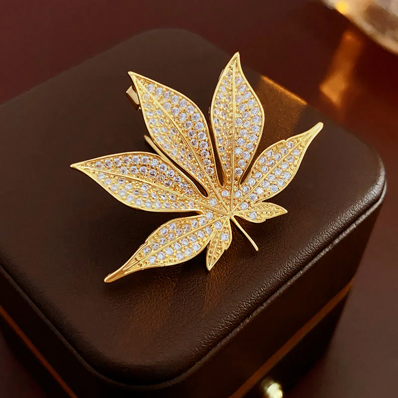 Golden Fashion Zircon Maple Leaf Metal Brooch - Image 3