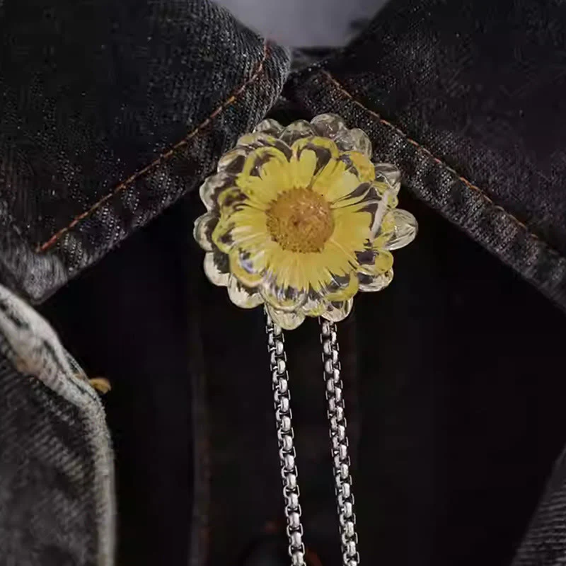 Handmade Dried Flower Daisy Women's Bolo Tie