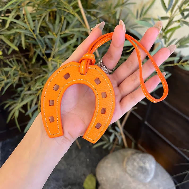 Hangings Simple Horseshoe Pendant Leather Keychain - Image 2