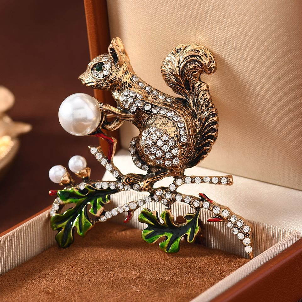 Imitation Pearl Diamond Inlaid Cute Squirrel Brooch