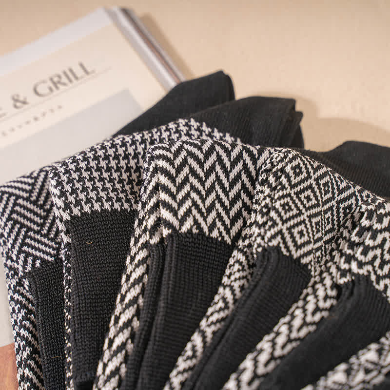 Men's Casual Black & White Mercerized Cotton Socks - Image 8
