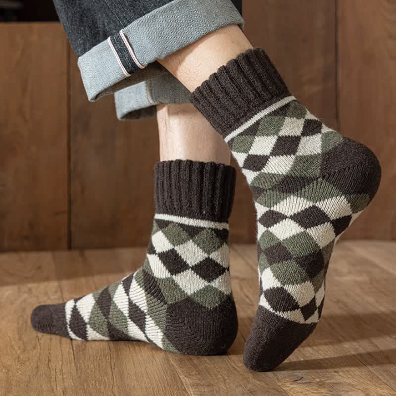 Men's Characteristic Plaid Pattern Winter Crew Socks - Image 11