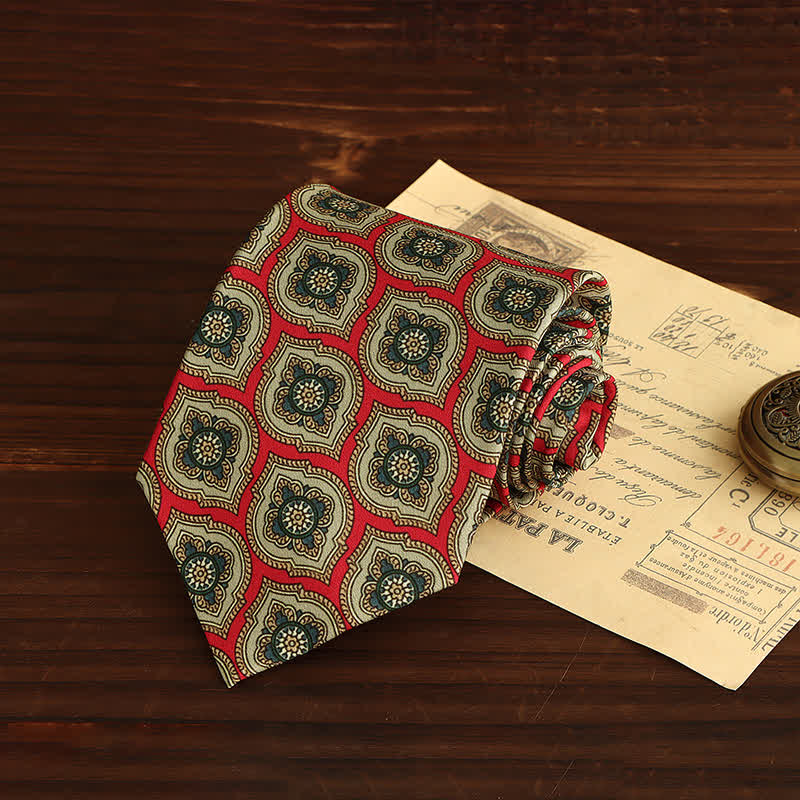 Men's Chili Pepper Red & Green Medallion Necktie - Image 2