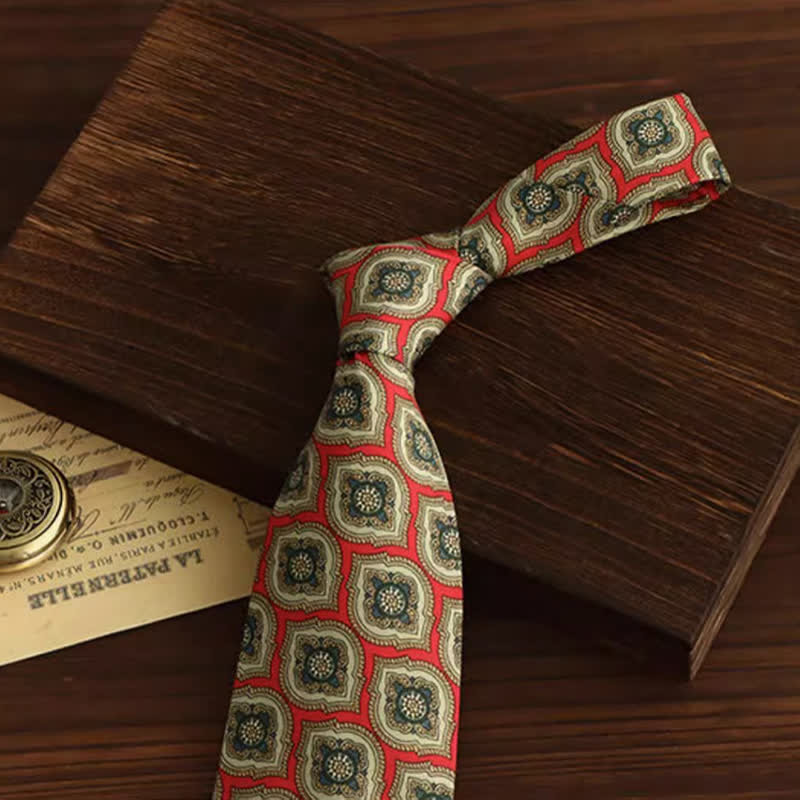 Men's Chili Pepper Red & Green Medallion Necktie - Image 3