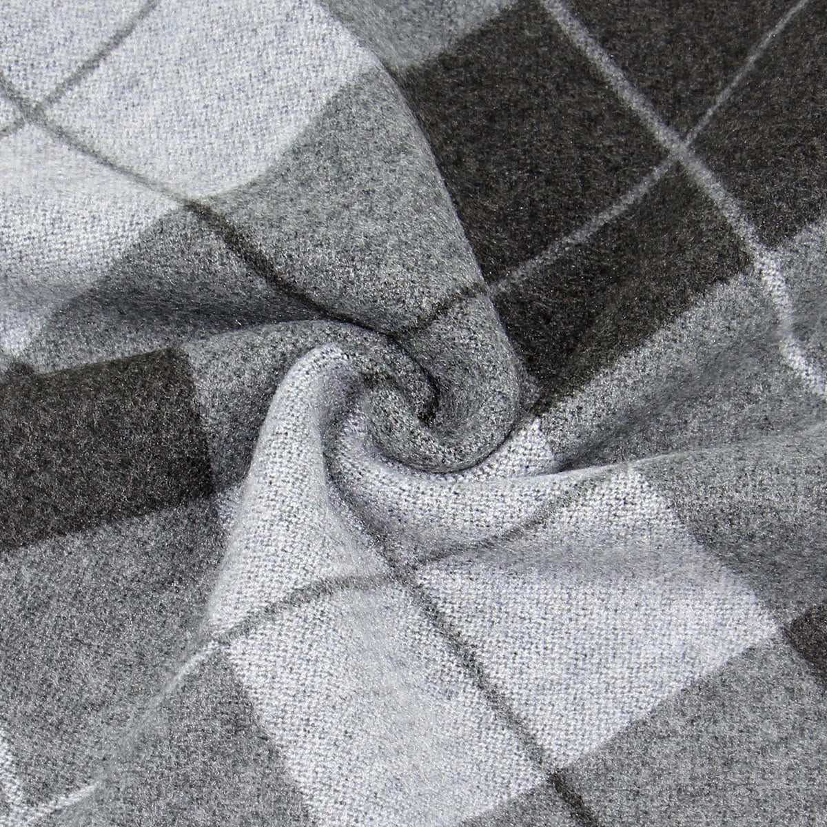 Men's Classic Plaid Tassel Warm Scarf - Image 11