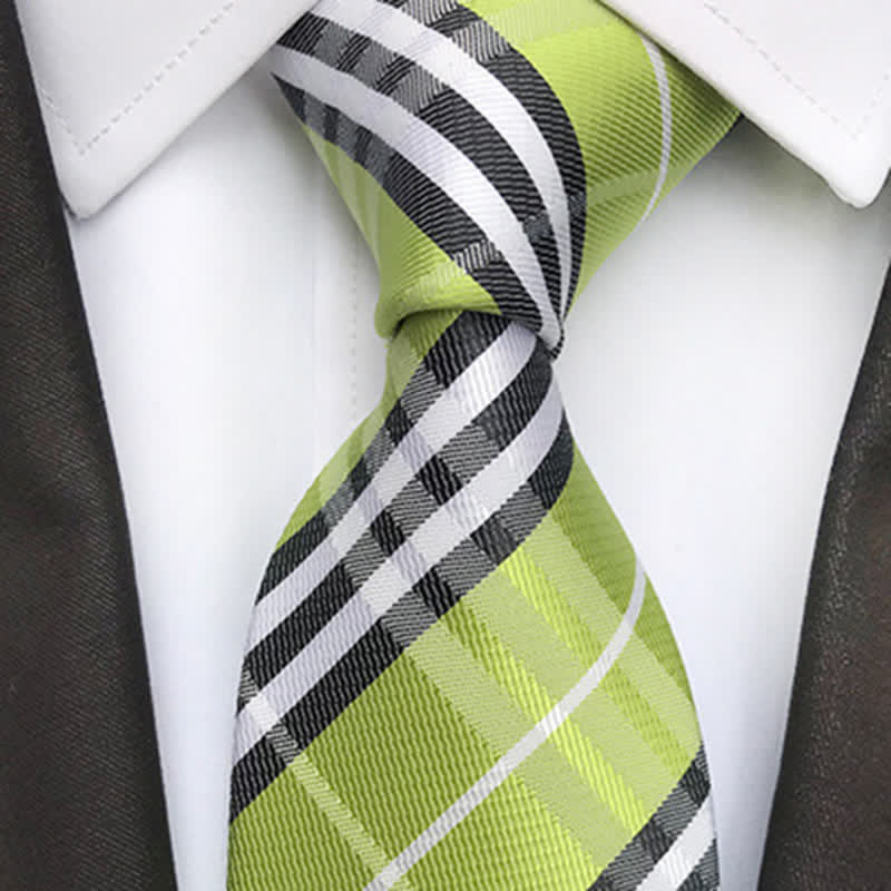 Men's Classic Scottish Plaid Necktie - Image 8