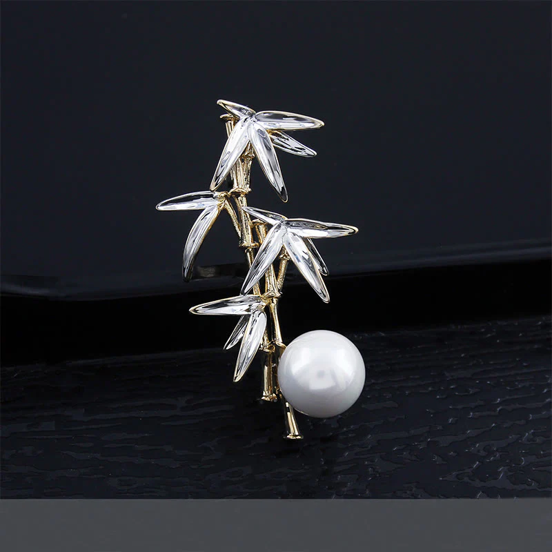 Men's Exquisite Panda Pearl Bamboo Brooch