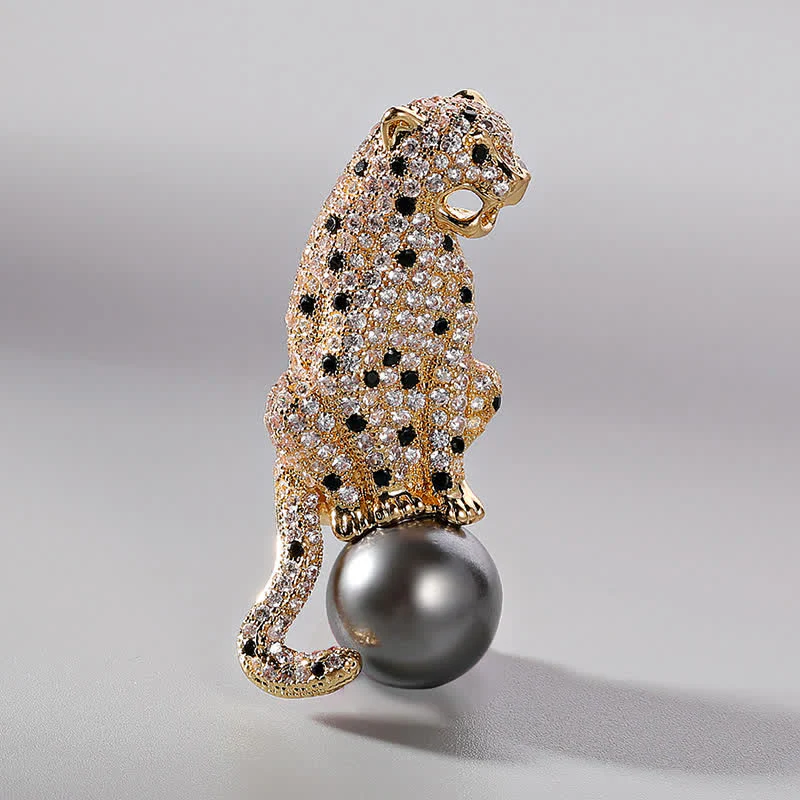 Men's Leopard Sitting On The Pearl Brooch - Image 2