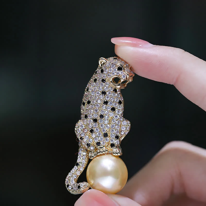 Men's Leopard Sitting On The Pearl Brooch - Image 6
