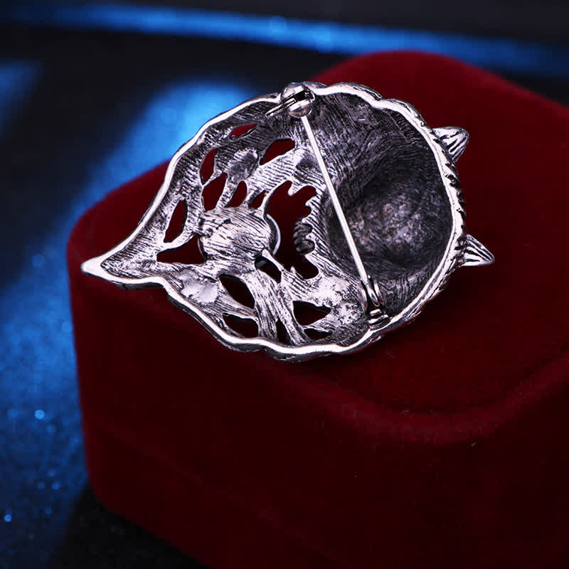 Men's Legend Wolf Head Brooch - Image 4