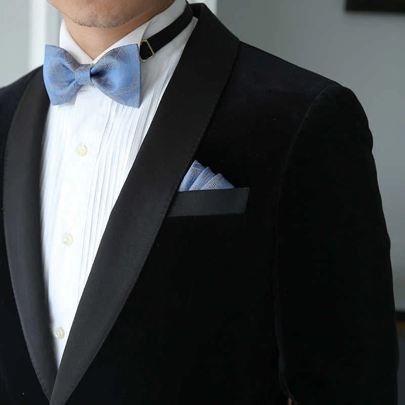 Men's Light Sky Blue Subtle Feather Printed Bow Tie - Image 3