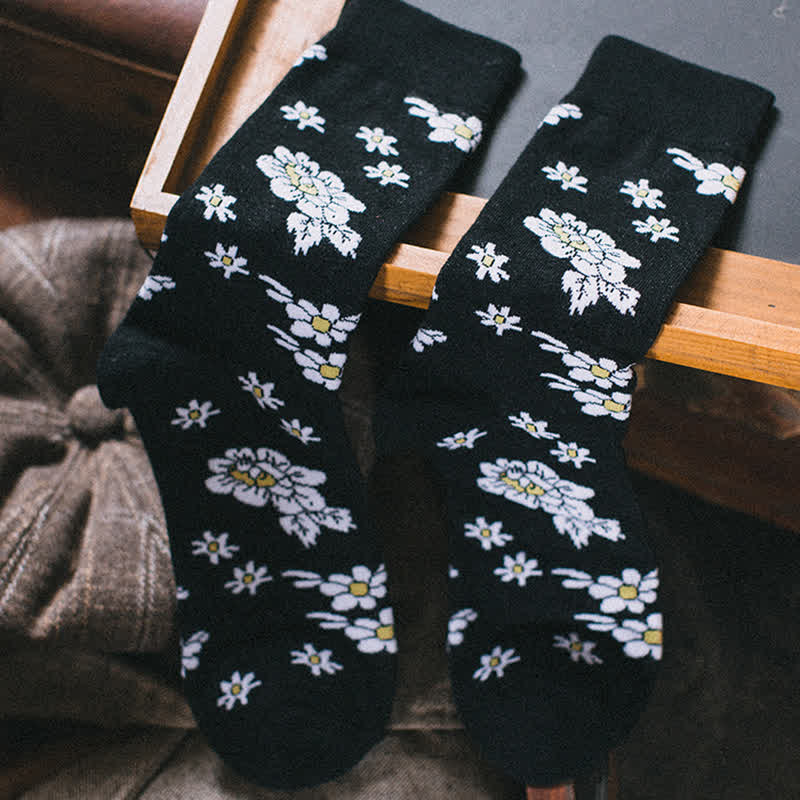 Men's Little White Daisy Black Crew Socks - Image 3