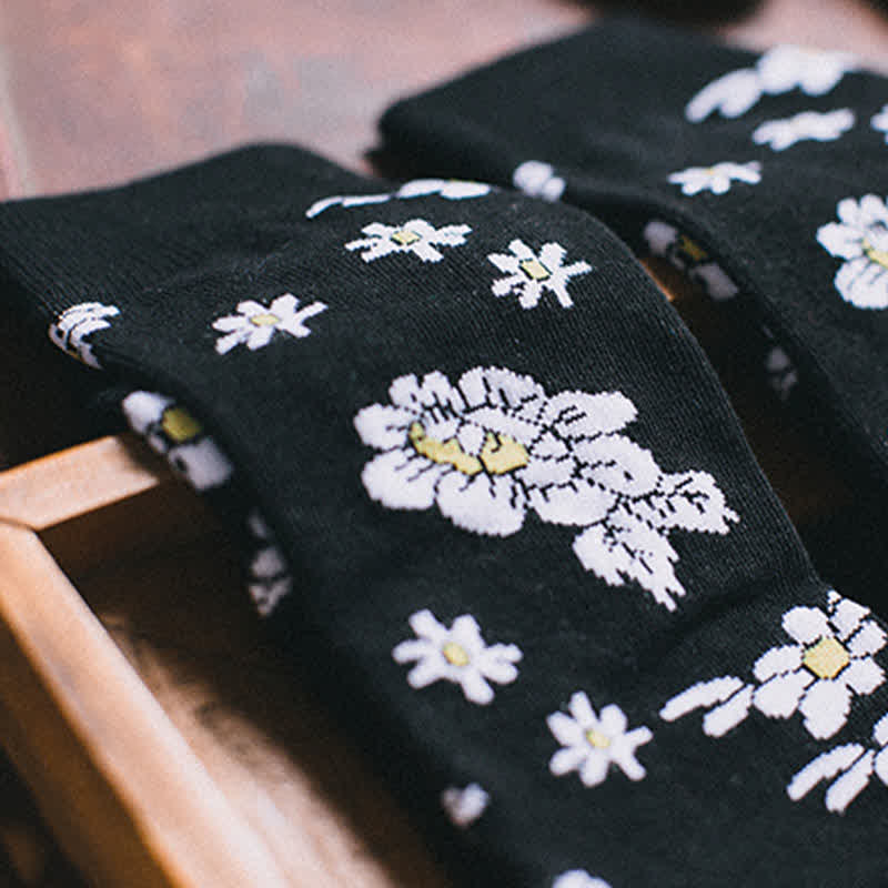 Men's Little White Daisy Black Crew Socks - Image 4