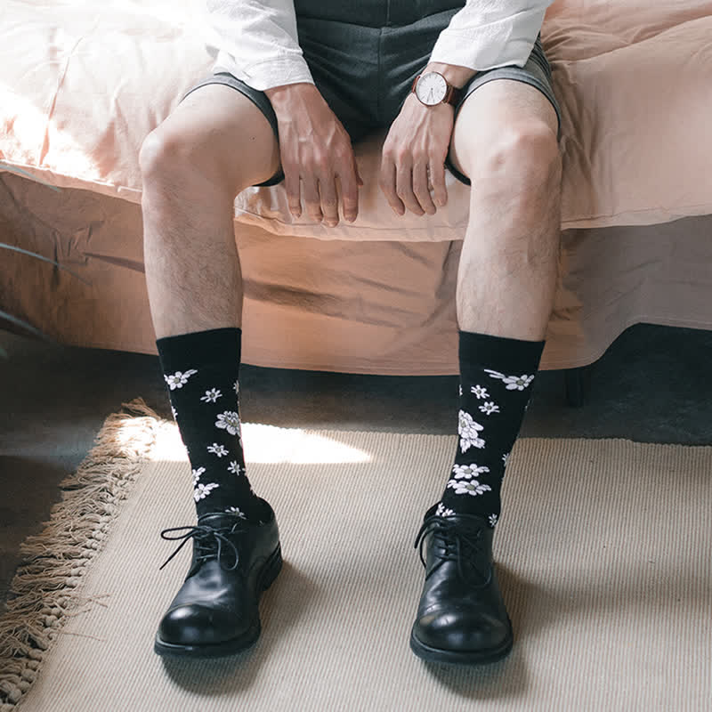 Men's Little White Daisy Black Crew Socks - Image 5