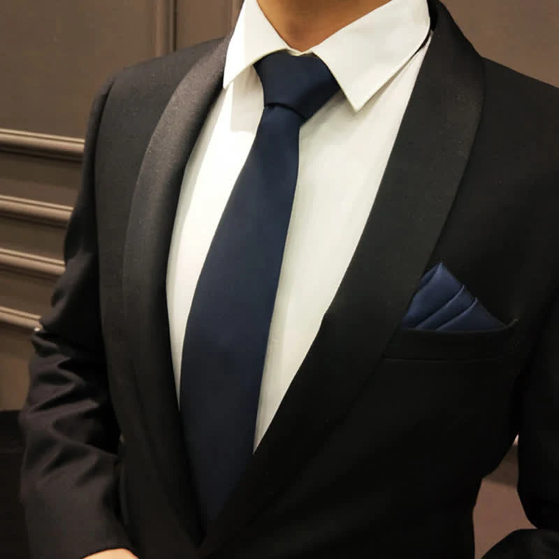 Men's Navy Blue Amidst Flowers Necktie - Image 3
