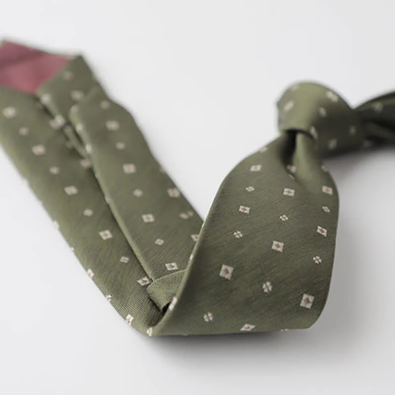 Men's Quiet Spring Green Necktie - Image 3