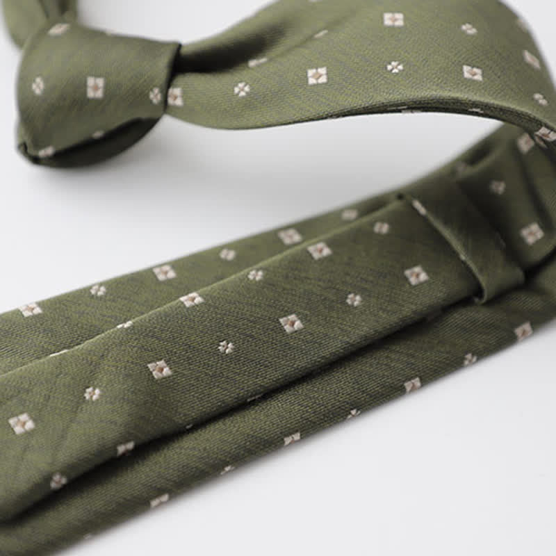 Men's Quiet Spring Green Necktie - Image 4