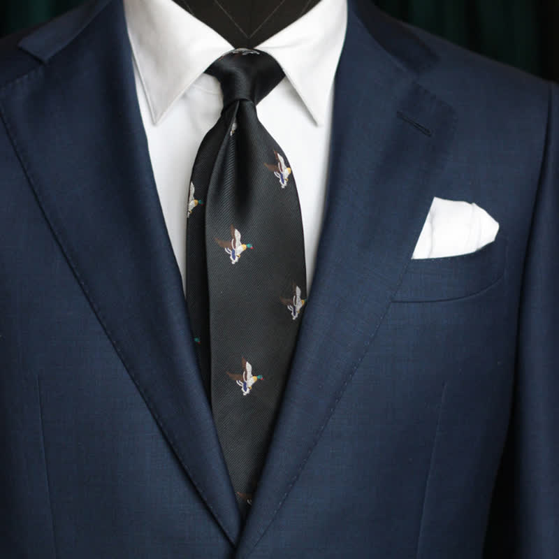 Men's Repeating Animal Motifs Striped Necktie - Image 2