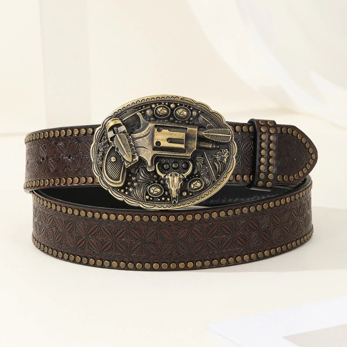Men's Retro Carved Gun And Bull Skull Emblem Leather Belt