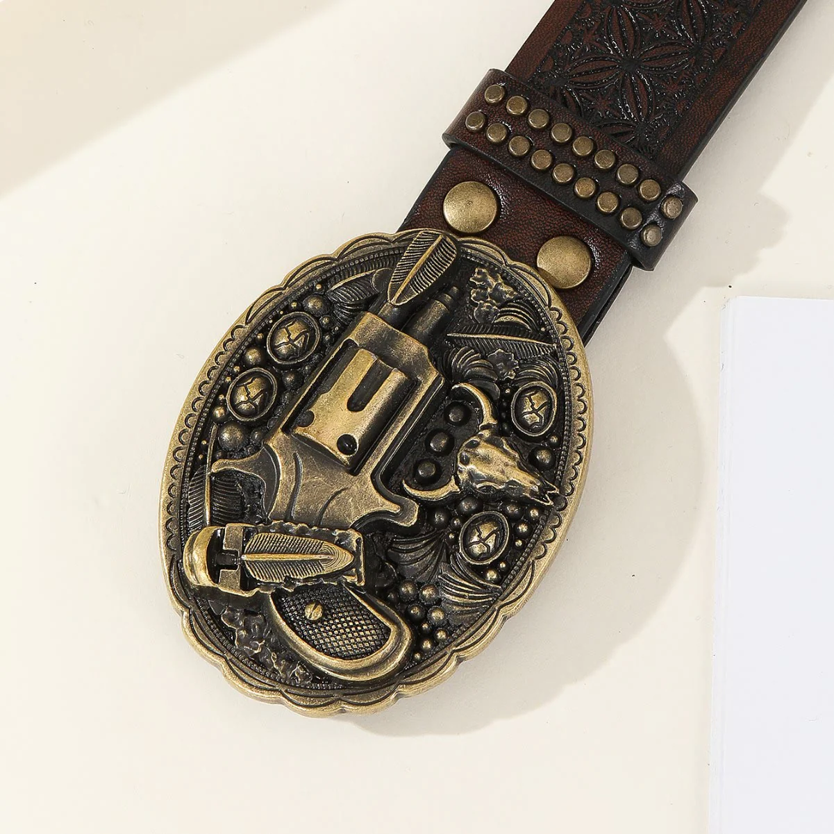 Men's Retro Carved Gun And Bull Skull Emblem Leather Belt - Image 2