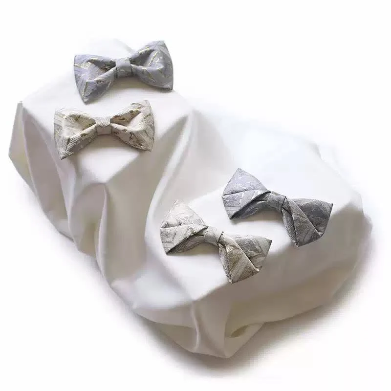 Men's Timeless Delicate Gold Jacquard Bow Tie - Image 3