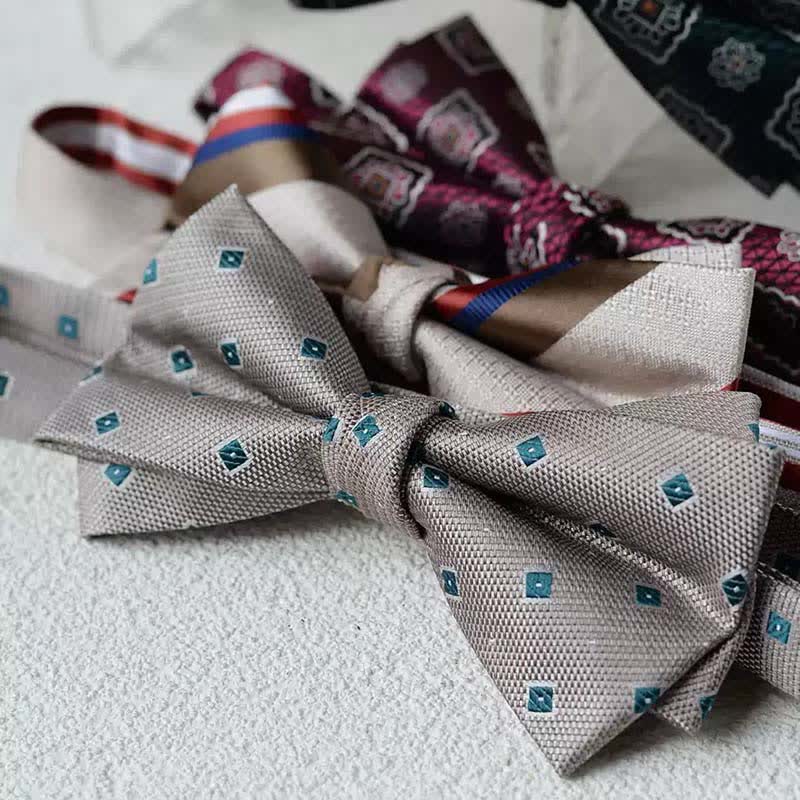 Men's Vintage Printed Double Layered Handkerchief Bow Tie - Image 5