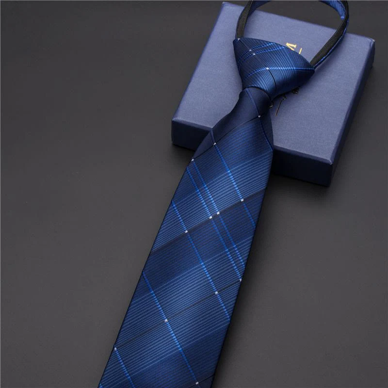 Men's Vintage Printed Necktie With Carved Tie Clip - Image 8