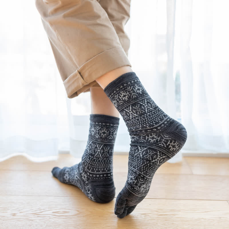 Men's Vintage Style Pattern Five Fingers Crew Socks - Image 3