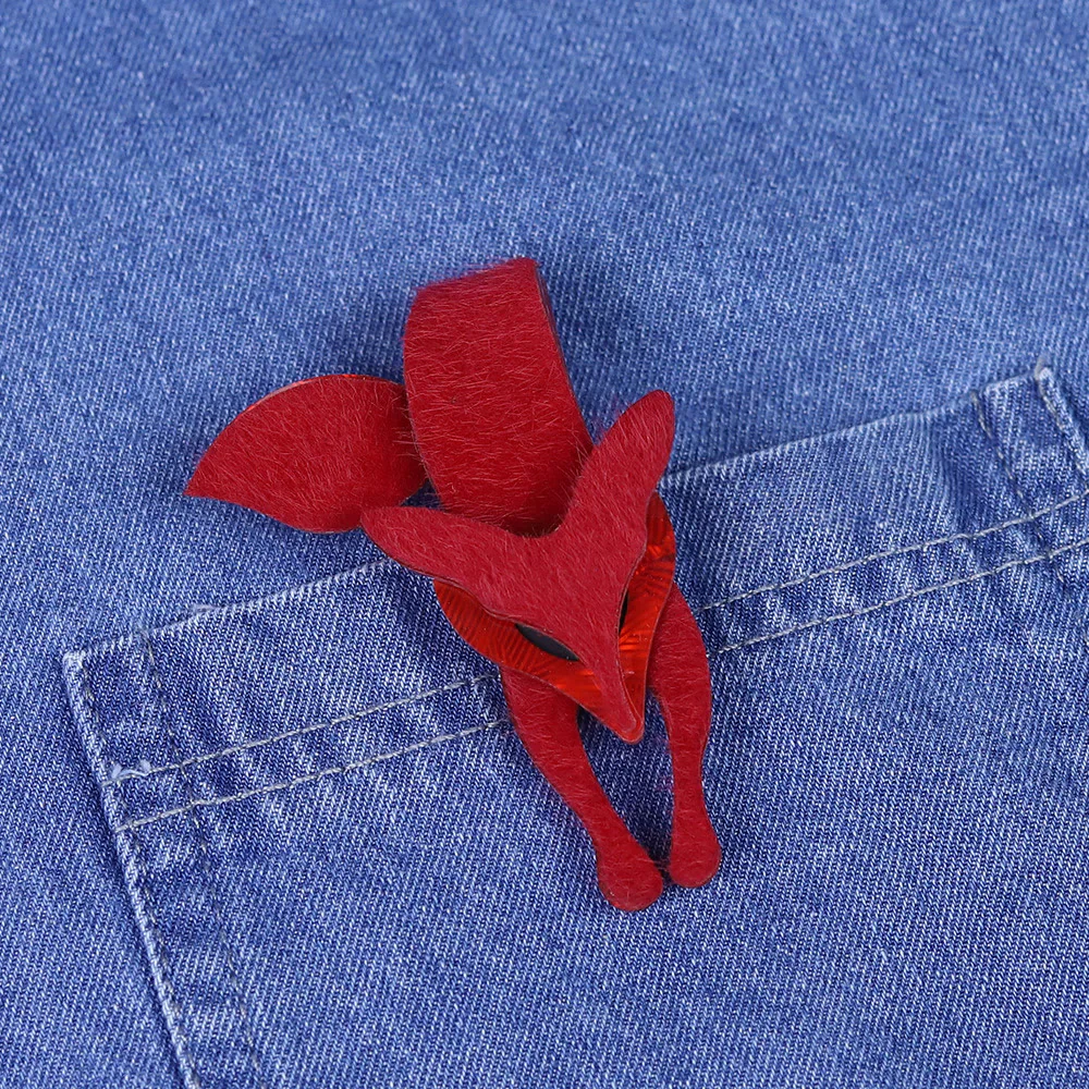 Red Fox Handmade Acrylic Brooch - Image 3