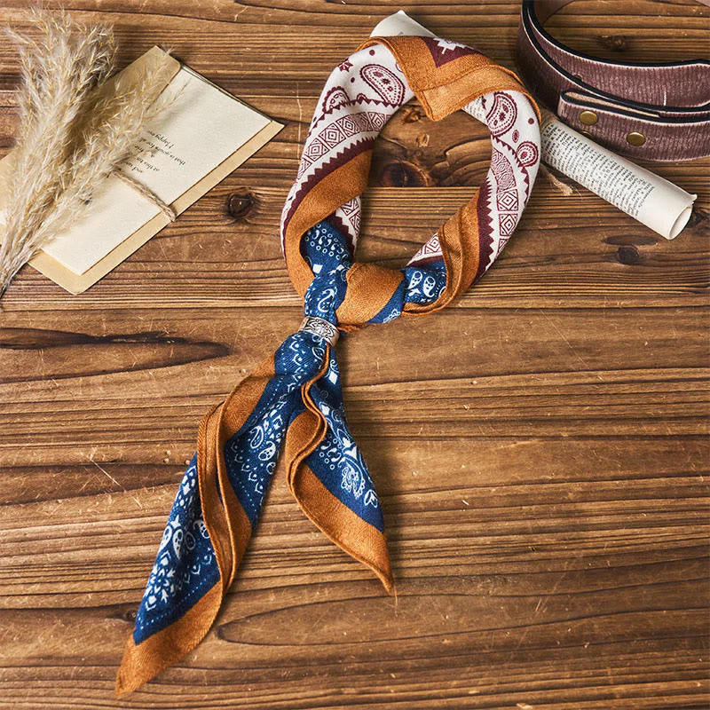 Retro Contrasting Cashew Patterned Pocket Square With Flower Buckle