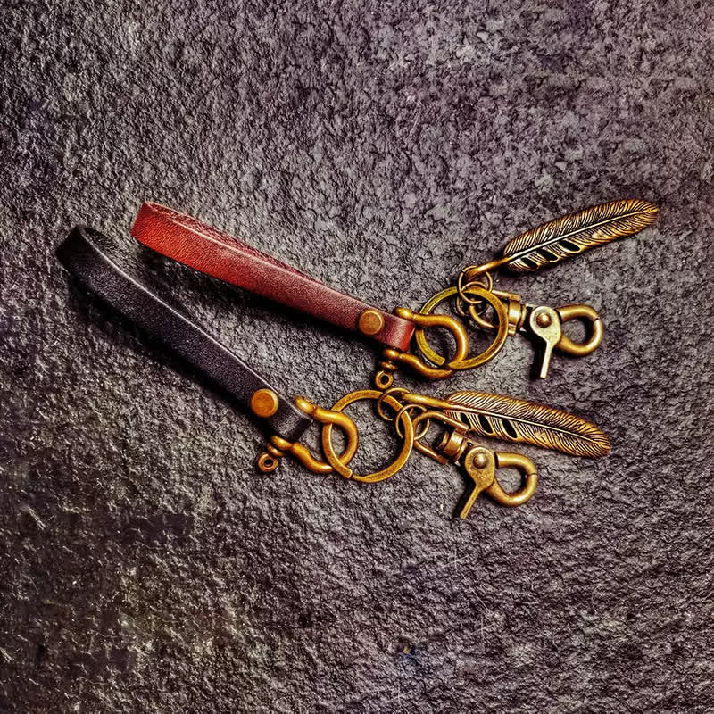 Retro Feather Motorcycle Decor Leather Keychain - Image 2