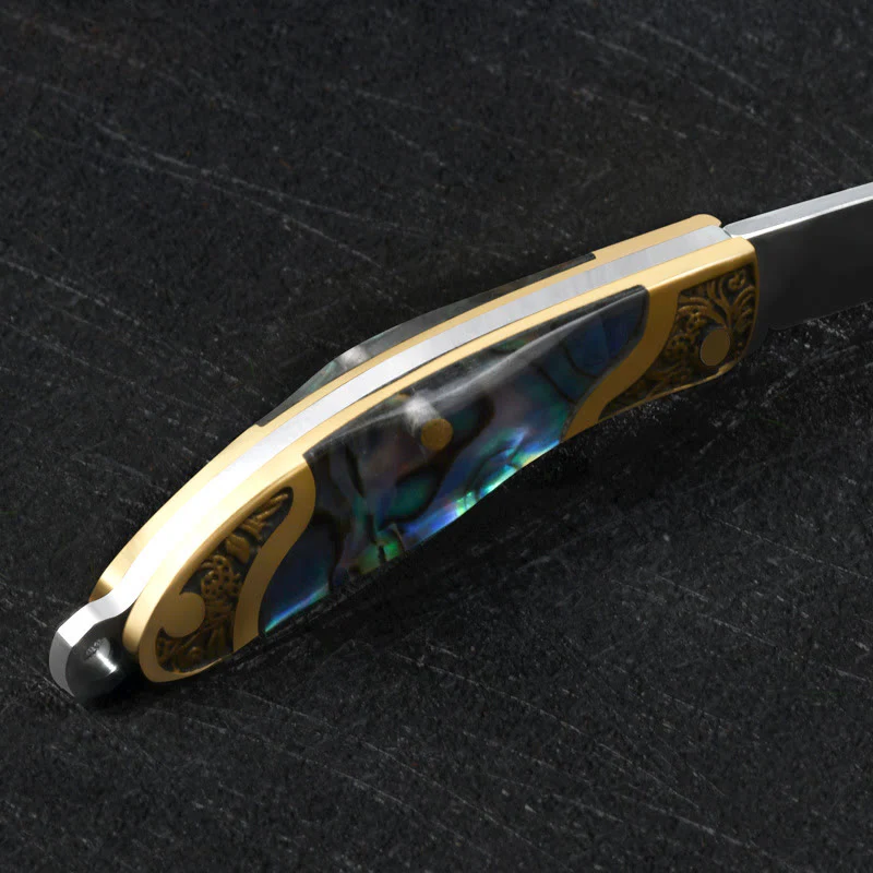 Retro Poker Pendant With Shell Texture Folding Knife Keychain - Image 7
