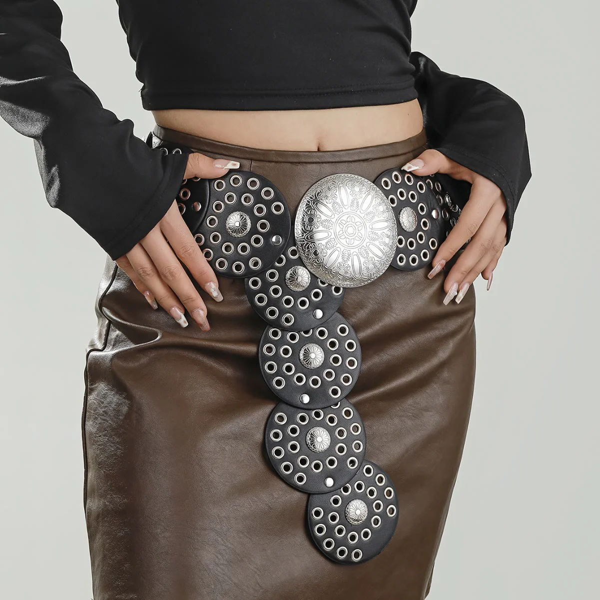 Retro Round Hollow Design Women's Leather Belt