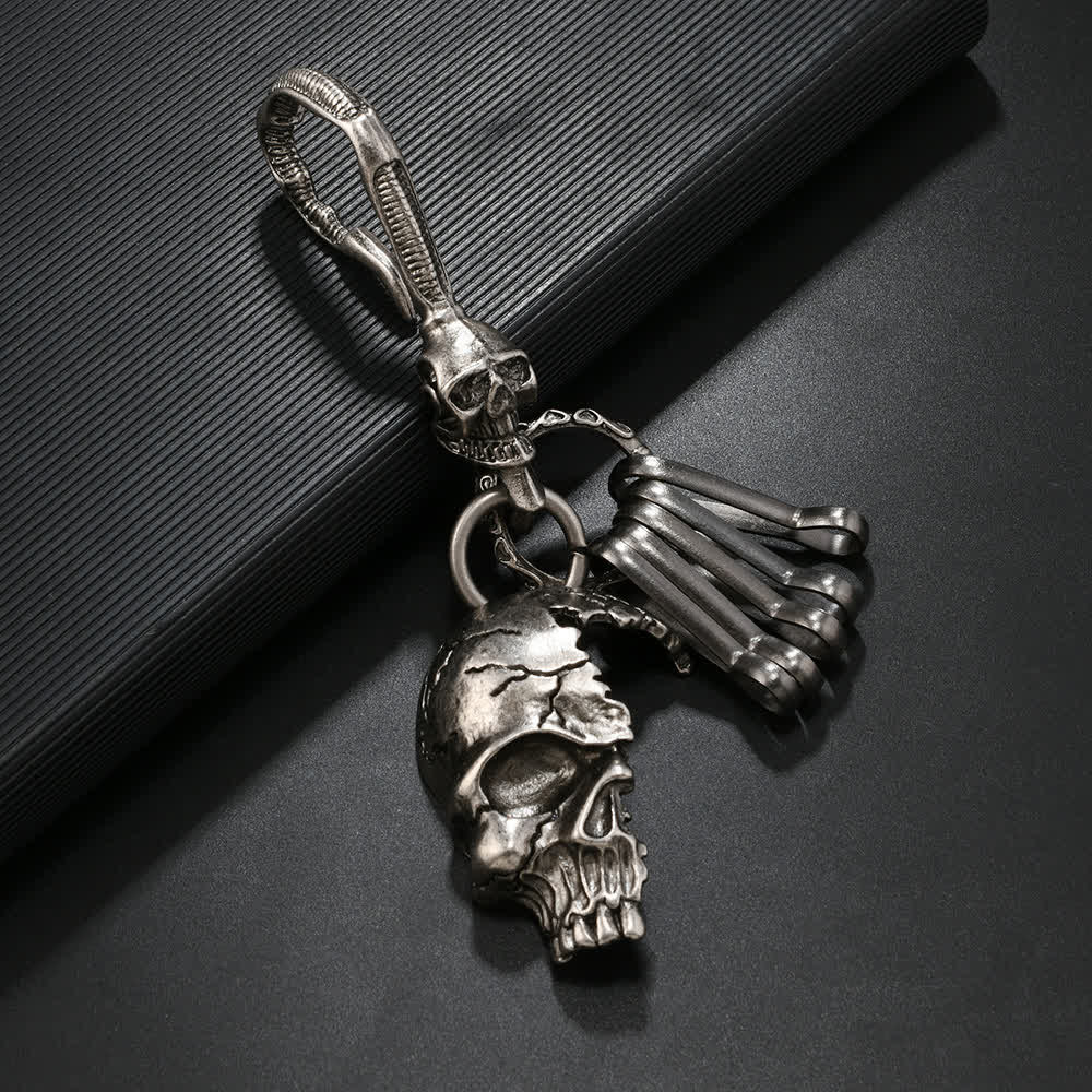 Retro Antique Silver Skull Face Metal Keychain - Image 4