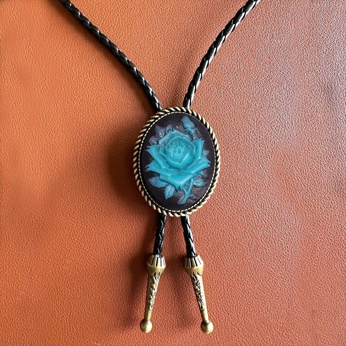 Western Cowboy Knight Creative Bull Head Bolo Tie