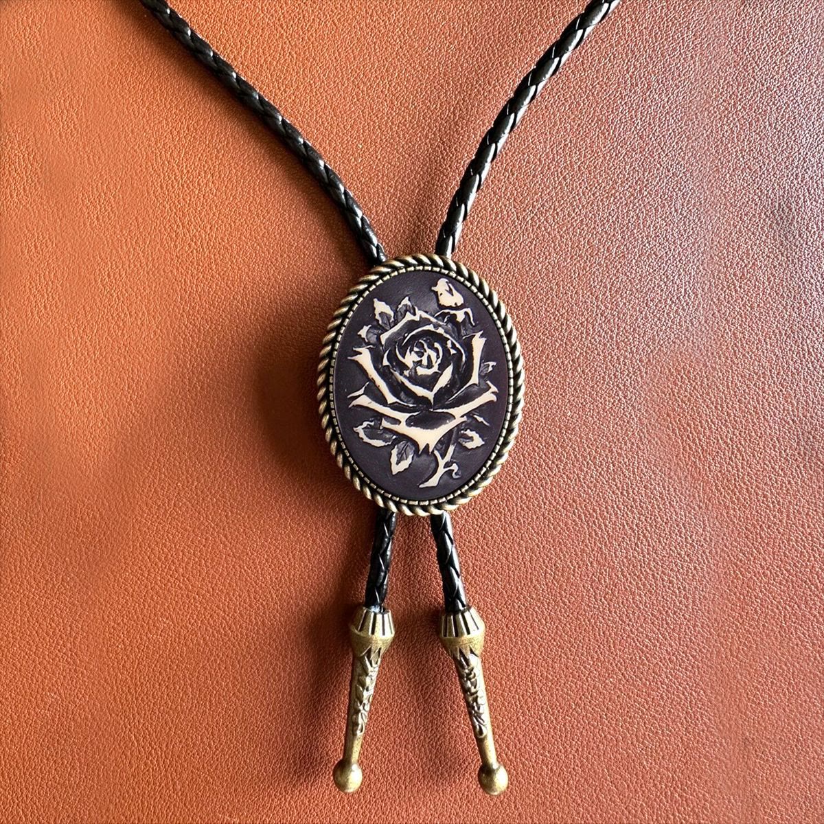 Western Cowboy Knight Creative Bull Head Bolo Tie - Image 2